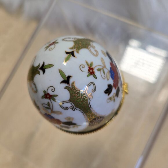 Porcelain Egg Shaped Trinket Box Floral Design Green Scroll 4"T - Picture 5 of 9